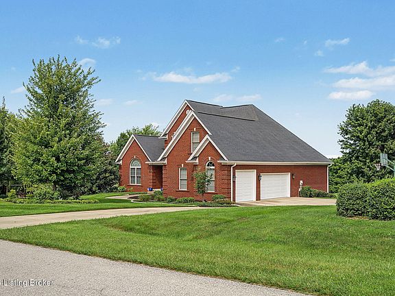 3rd image of 4009 Lake Ridge Way