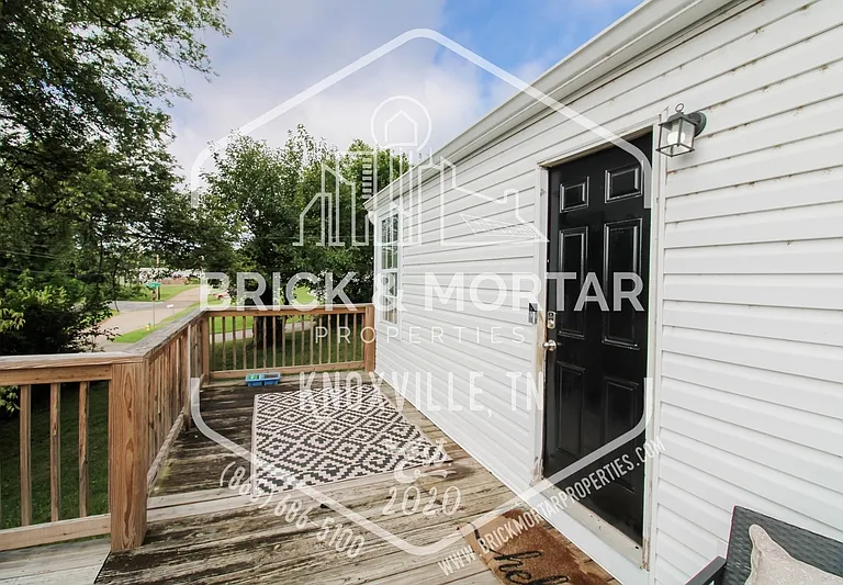 2417 Fillmore Ave — Photo 4