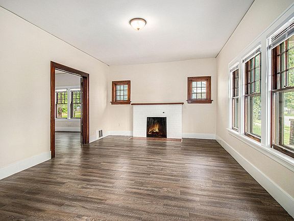 5th image of 1017 Sherman Ave