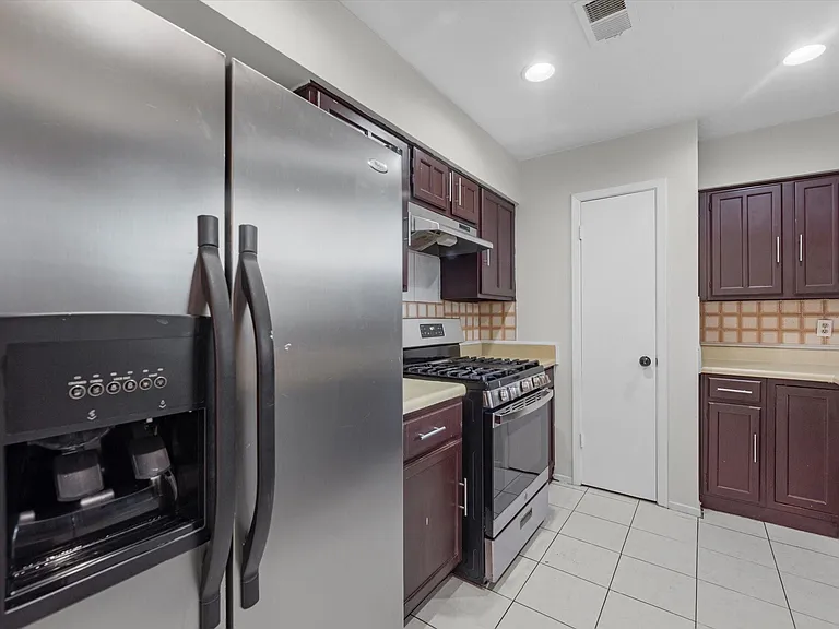 7234 Lost Fable Ln — Photo 8