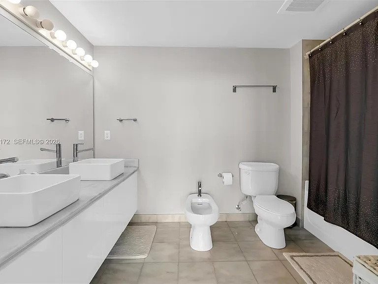 601 NE 36th St #904 — Photo 13