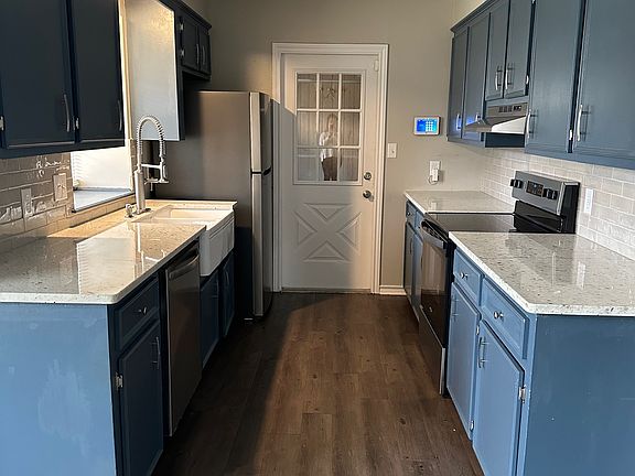2nd image of 4521 Sanderson Ln