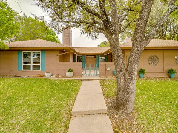 5011 Ledgestone Dr, Fort Worth, TX 76132