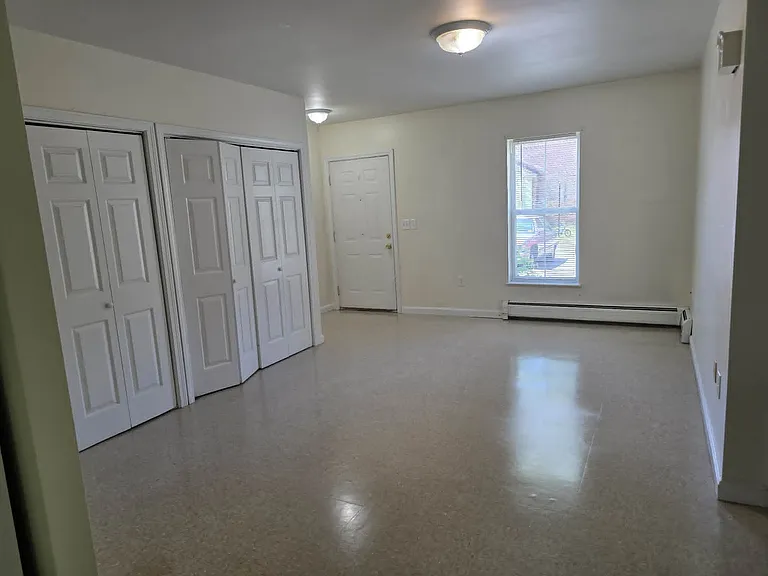 18 Main St #10 — Photo 4