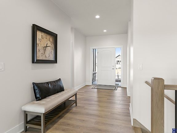 2nd image of 10009 Edgewater Ln