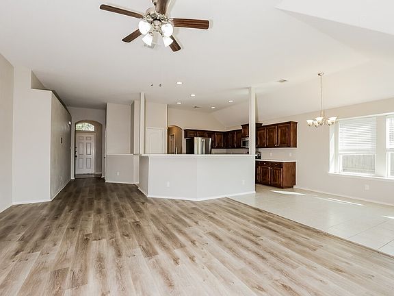 4th image of 2504 Wakecrest Dr