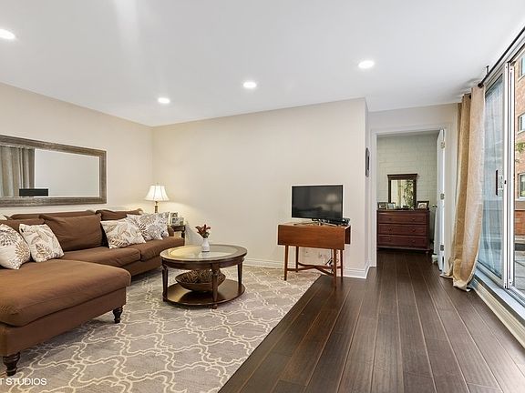 4th image of 630 Vernon Ave APT 13