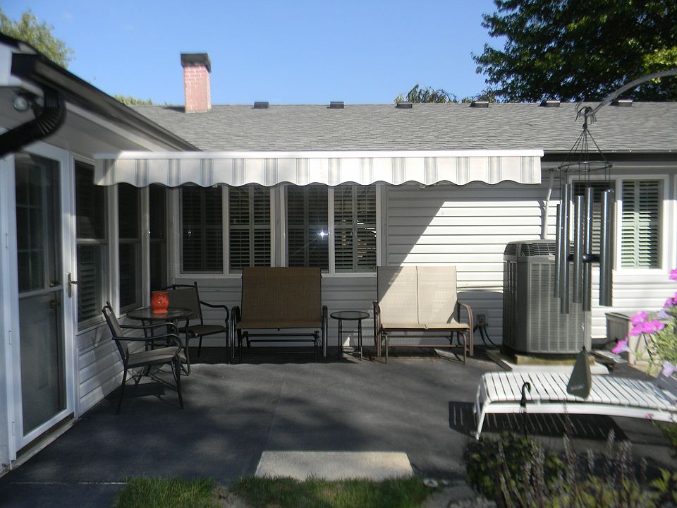 1st image of 556 N Greenbriar Dr