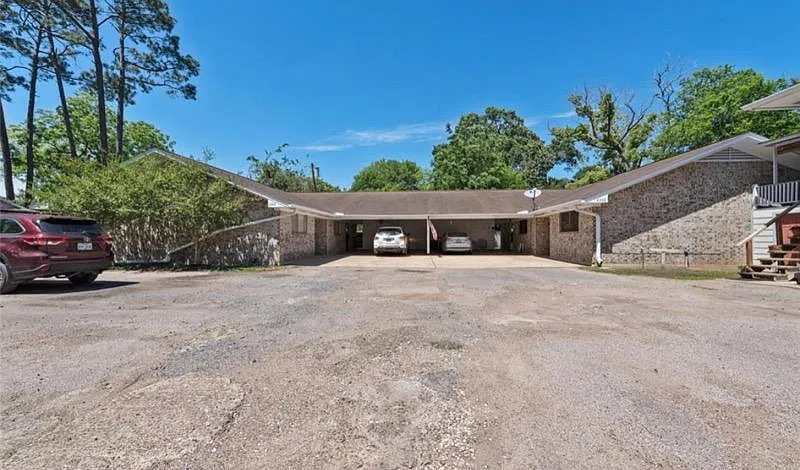 3 bed, 1500 sqft, $1,595 — Photo 1