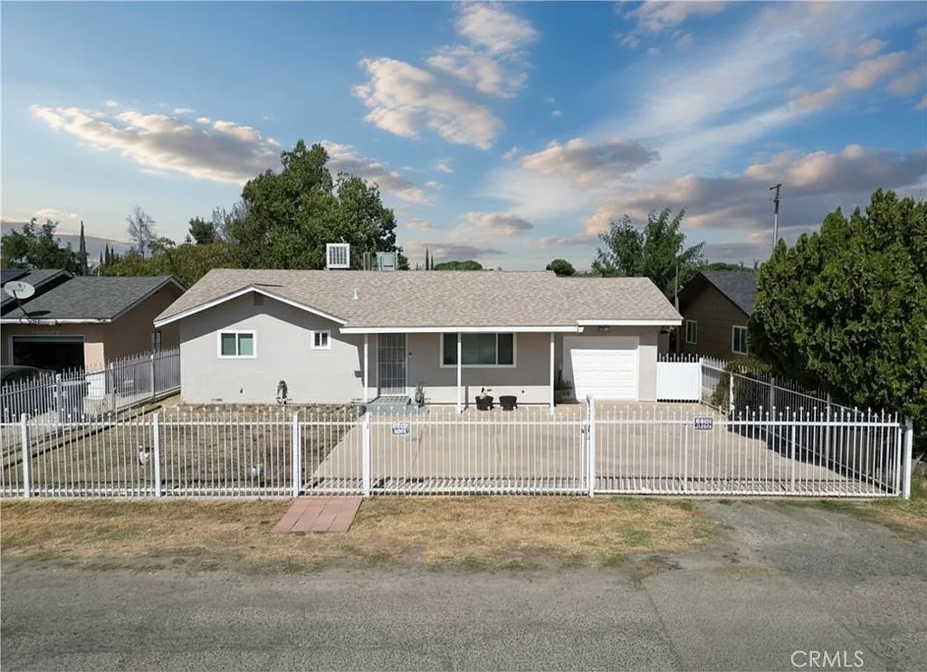 6800 Helton St photo 1