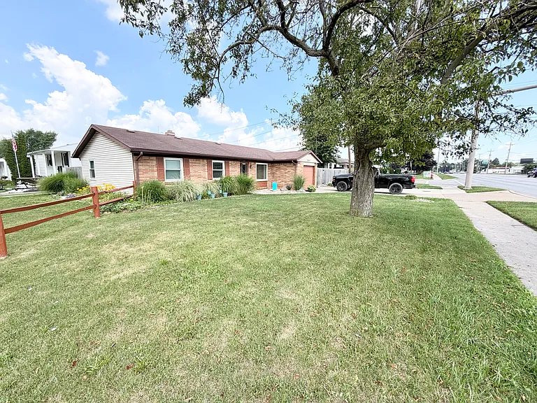 5661 Jackman Rd — Photo 21