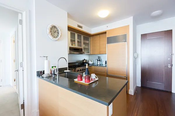 Sold by E Realty International Corp | media 32