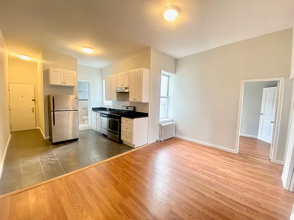 2nd image of 134 17th St #4F