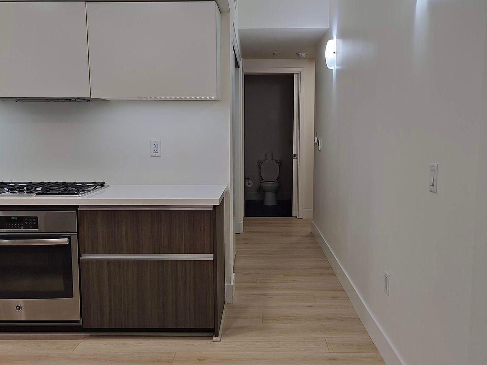 Hallway to 2nd and 3rd bedrooms