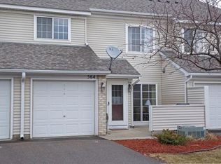 564 Blackbird Ct, Chanhassen, MN 55317