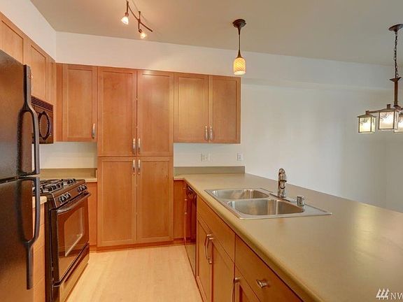 5th image of 1880 25th Ave NE #N312