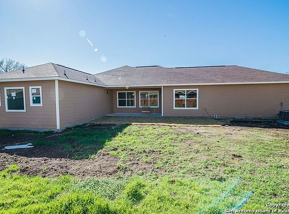 3rd image of 6131 PECAN TRAIL ST