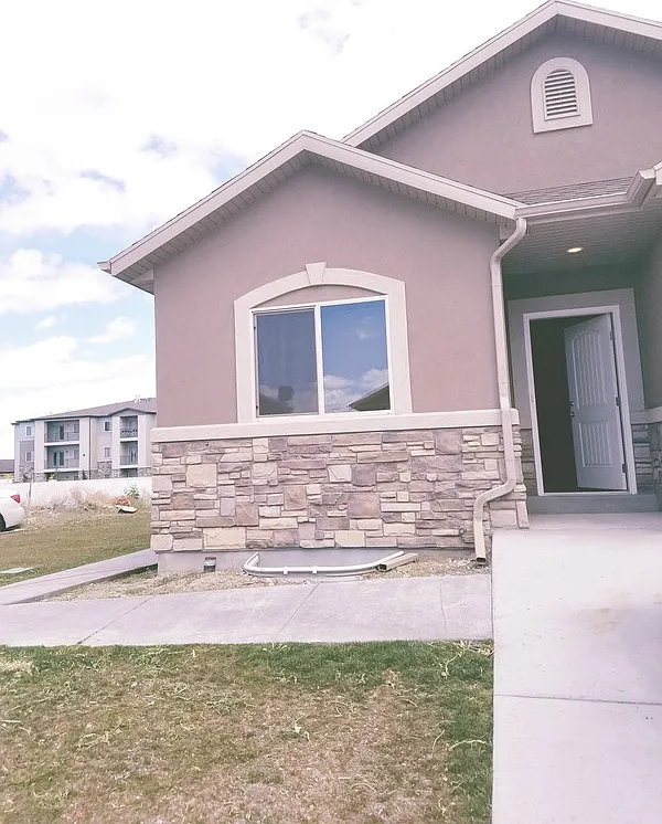 Pet Friendly + Fenced Yard | $0 Pet Rent | All Utilities + Internet Included — Photo 3
