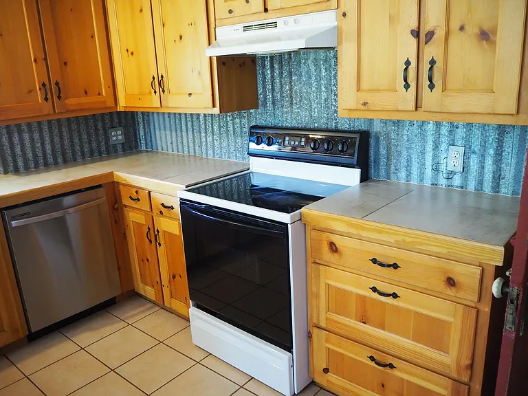 9561 Hames Rd — Photo 7