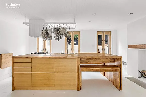 Rented by Sotheby's International Realty | media 2