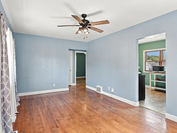 3rd image of 2329 Frances Pl