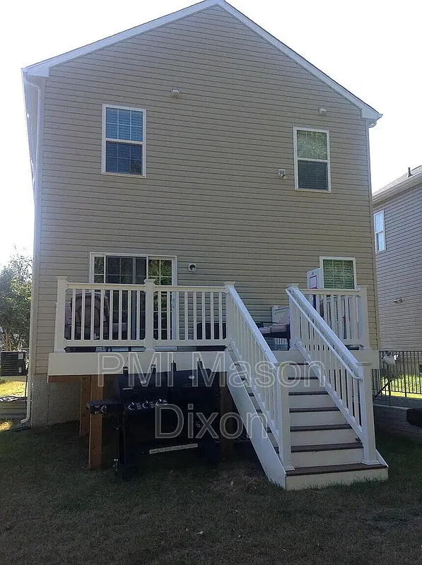 4 bed, 3.5 bath, 2156 sqft, $3,100 — Photo 3