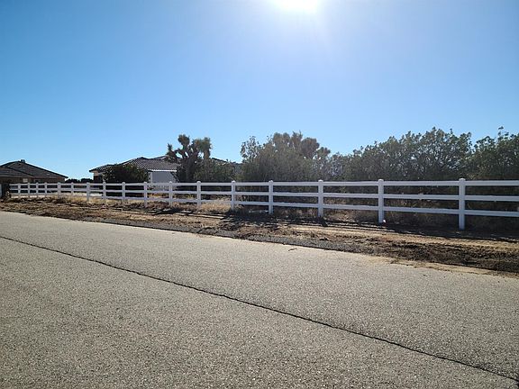 5th image of 8136 Heartland Cir