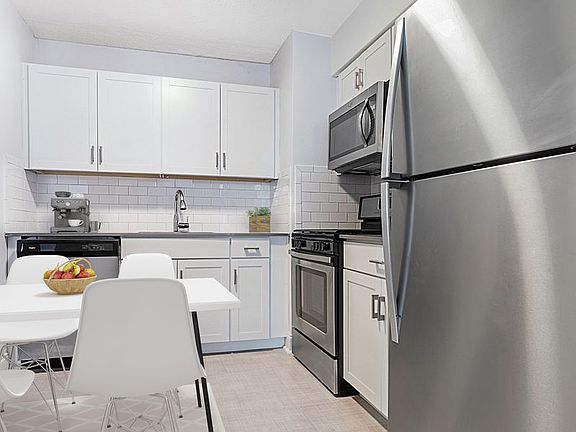 3rd image of 3333 Broadway APT A6c
