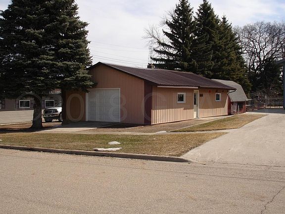 4th image of 380 6th Ave S