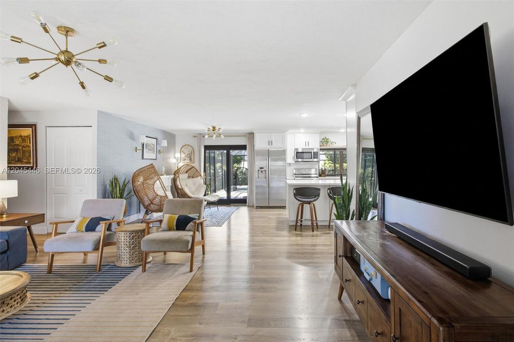 Apartment in Palmetto Bay, East Perrine - View 4