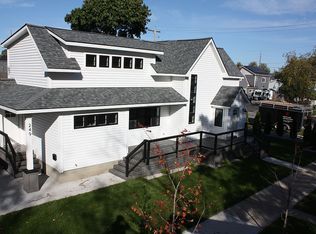 249 E 11th St, Traverse City, MI 49684