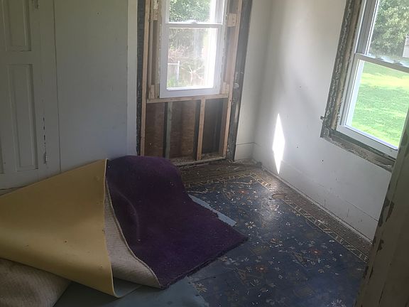 3rd image of 1583 Arlington Ave NW