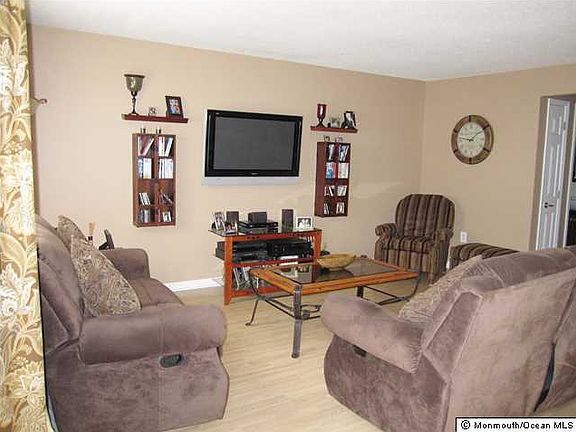 Alternate view of Living Room