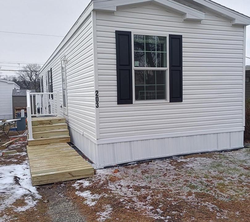 1st image of 1405 Farrell Ave Trailer 203