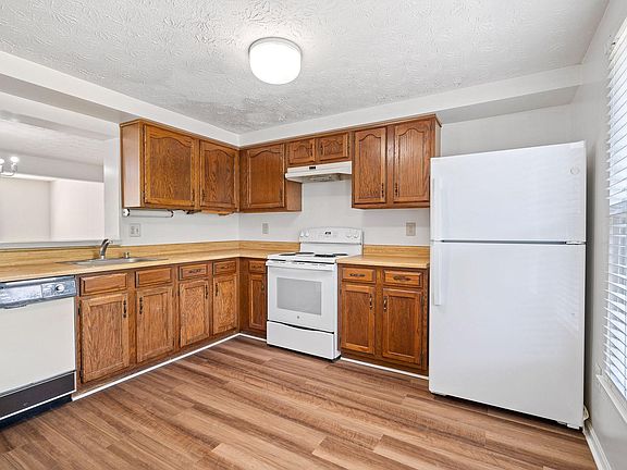 5th image of 537 Bay Dale Ct