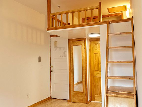 5th image of 319 W 76th St APT 19
