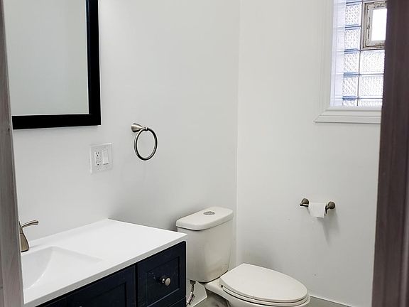 4th image of 2412 S Bell Ave #1