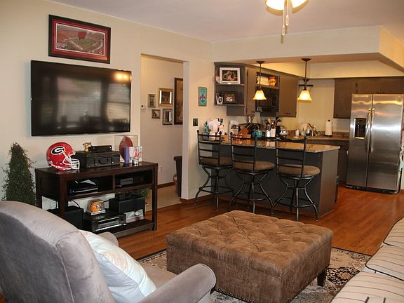 4th image of 10514 W Scharles Ave