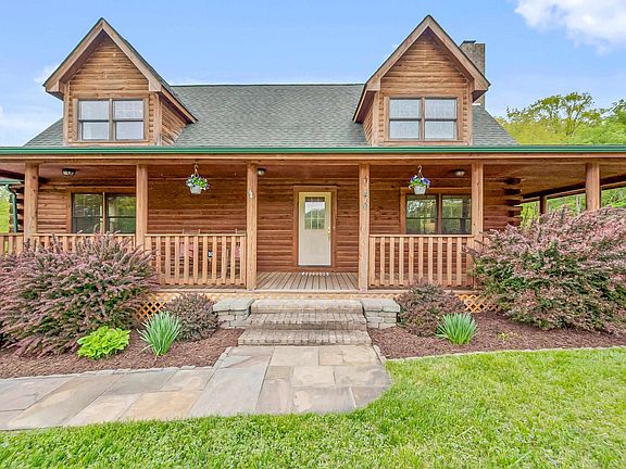 3rd image of 140 Lovely Mount Dr