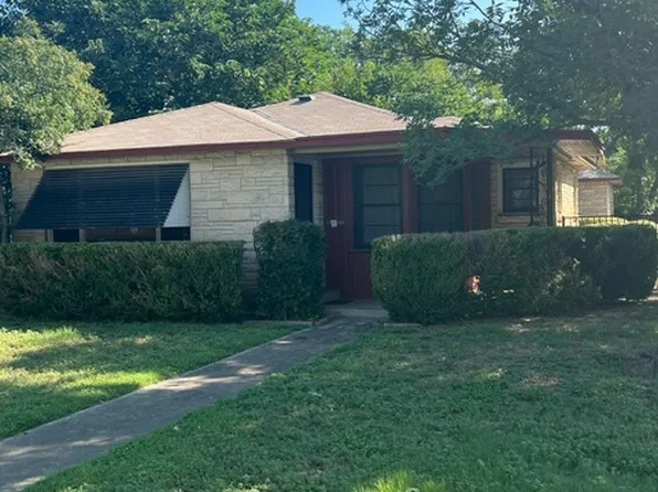 500 W Water St, Kerrville, TX 78028