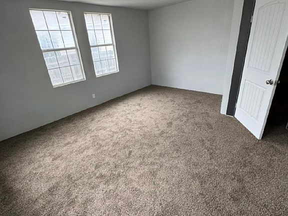 4th image of 723 Waverly Ave