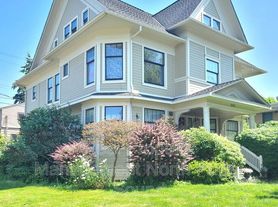 2301 Rucker Ave, Everett, WA