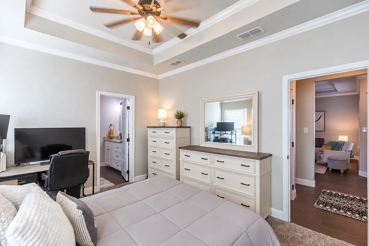3 bed, 1500 sqft, $2,857 — Photo 1