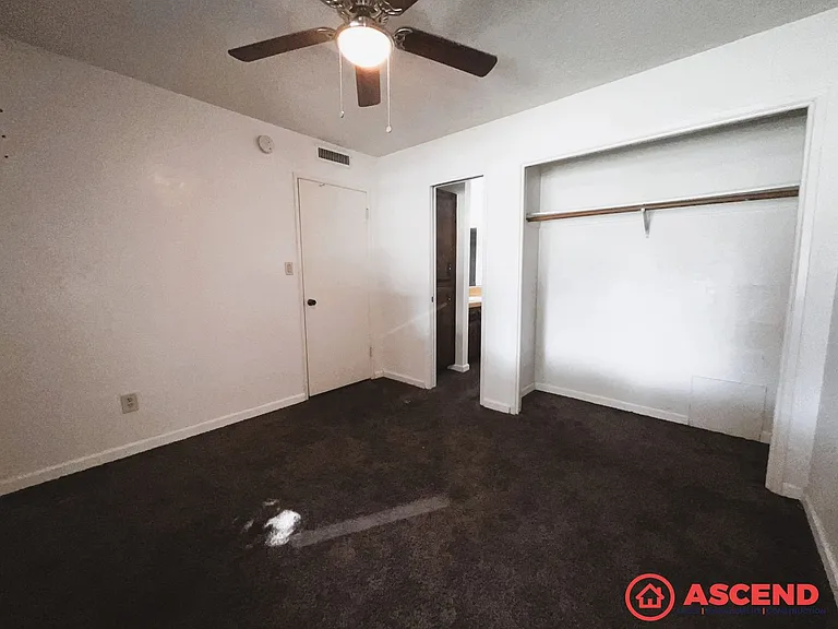 2531 Olive Street — Photo 14