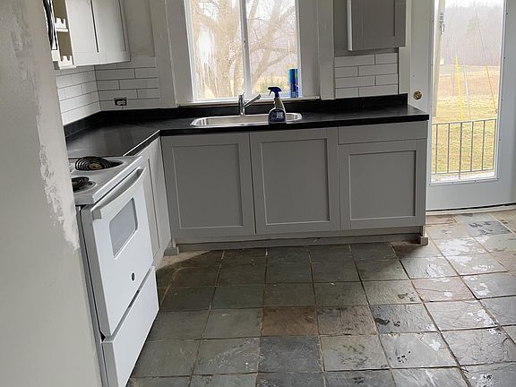 2nd image of 271 Grass Ct