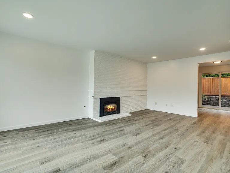 1416 N Cedar St — Photo 11