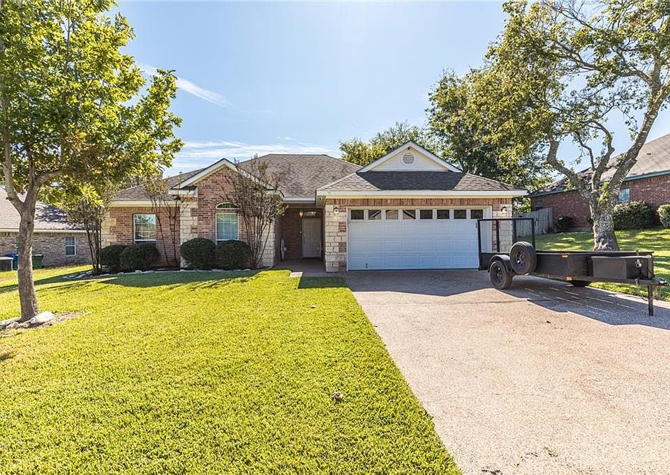 1st image of 609 Willow Creek Dr