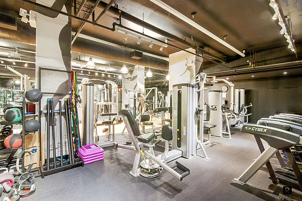 Rented by R New York | media 25