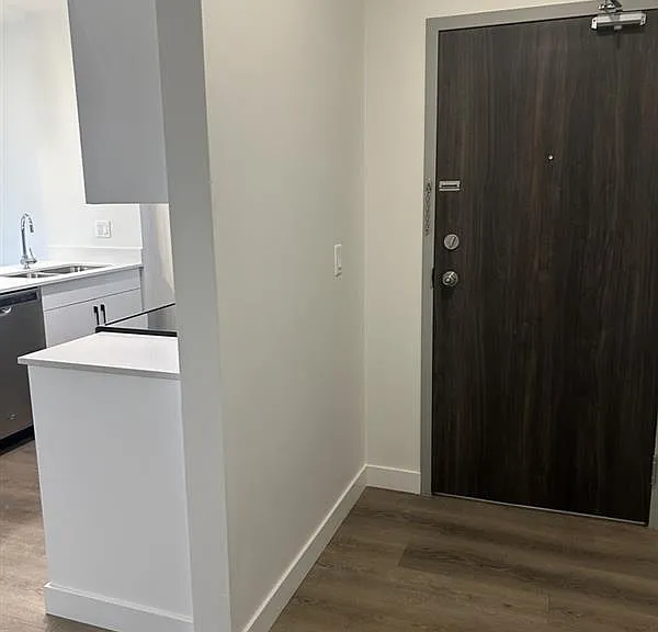 825 8th Ave SW — Photo 22