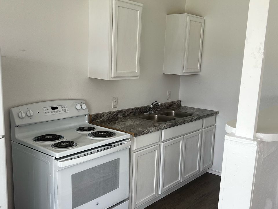 1st image of 522 W Alice Ave #1